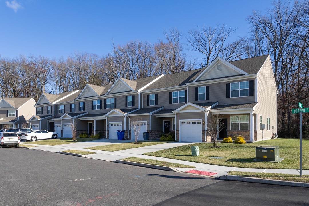 Mi Place at Rancocas Townhomes in Mount Holly, NJ - Building Photo