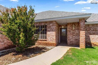 1413 Parliament St in Burkburnett, TX - Building Photo - Building Photo