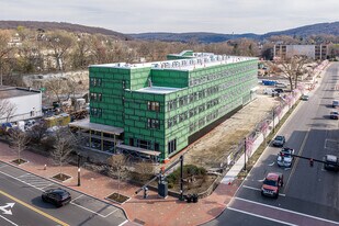 83 Maple St in Naugatuck, CT - Building Photo