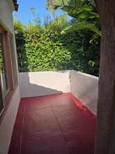 1009 Havenhurst Dr in Los Angeles, CA - Building Photo - Building Photo