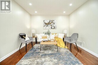 13 Stillwater Crescent in Brampton, ON - Building Photo - Building Photo