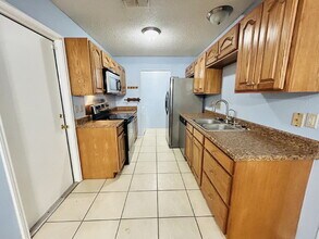 10118 Rainbow Bend in San Antonio, TX - Building Photo - Building Photo
