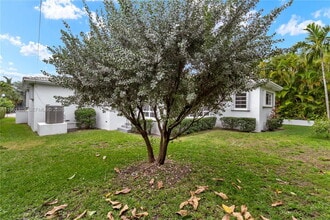 1261 NE 98th St in Miami Shores, FL - Building Photo - Building Photo