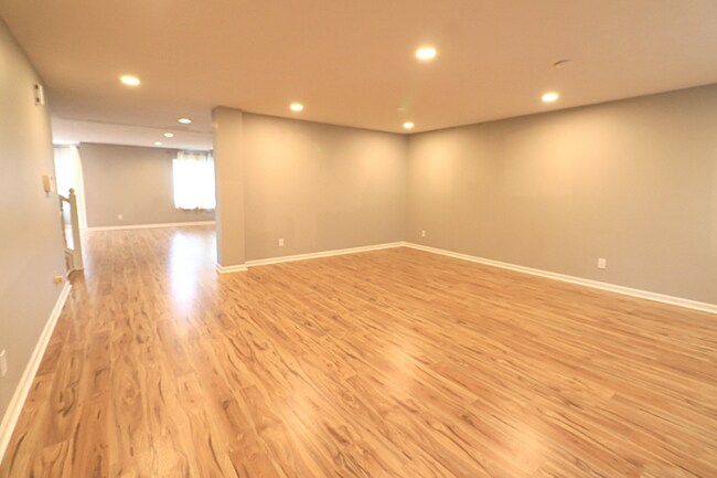 15031 Tiki Trail in Noblesville, IN - Foto de edificio - Building Photo