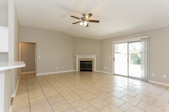 3726 Woodbriar Dr in Orange Park, FL - Building Photo - Building Photo