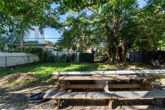 3665 SW 16th St in Miami, FL - Building Photo - Building Photo