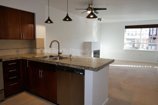 5440 Leary Ave NW in Seattle, WA - Building Photo - Building Photo