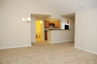 5812 Wyndham Cir in Columbia, MD - Building Photo - Building Photo
