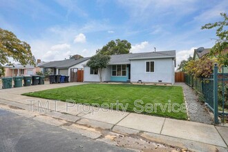 4630 Lemon Hill Ave in Sacramento, CA - Building Photo - Building Photo