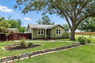 6301 Hobson St NE in St. Petersburg, FL - Building Photo - Building Photo