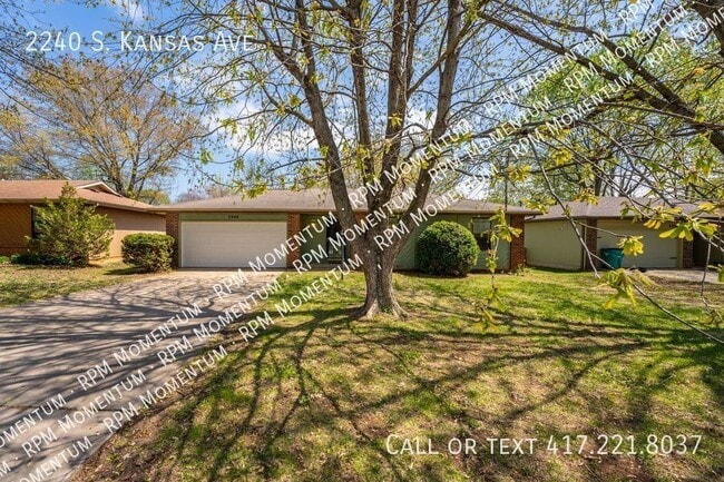 2240 S Kansas Ave in Springfield, MO - Building Photo - Building Photo