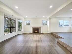 12424 NE 169th St in Woodinville, WA - Building Photo - Building Photo