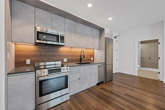 property at 4315 S Congress Ave