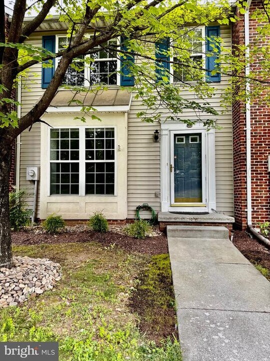 403 Chatham Square in Winchester, VA - Building Photo