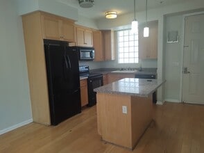 800 N 8th St in San Jose, CA - Foto de edificio - Building Photo