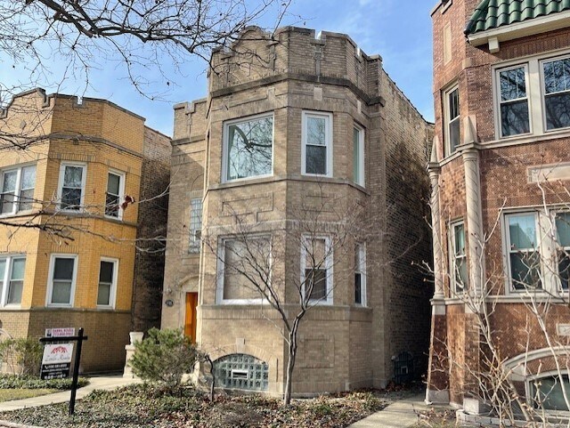 5618 N Artesian Ave, Unit 2 in Chicago, IL - Building Photo