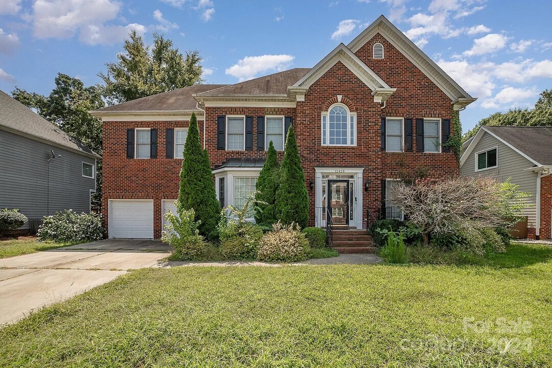 12420 Lazy Oak Ln in Charlotte, NC - Foto de edificio