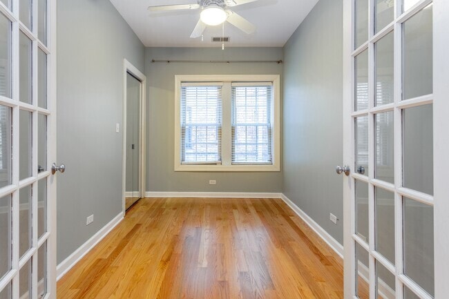 845 E 52nd St, Unit 2 in Chicago, IL - Building Photo - Building Photo