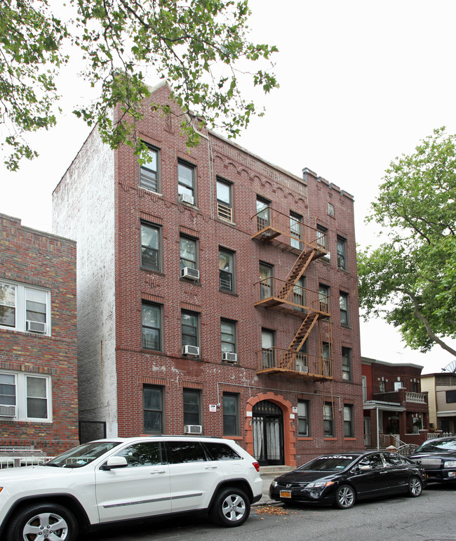 1852-1854 67th St in Brooklyn, NY - Foto de edificio - Building Photo