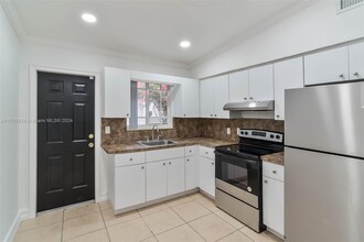 3760 Day Ave in Miami, FL - Building Photo - Building Photo