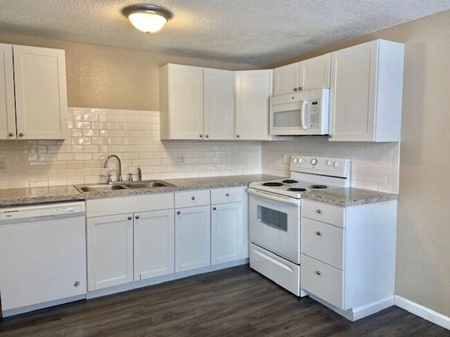 property at 1828 Lydia Dr