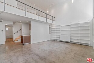 5806 Waring Ave in Los Angeles, CA - Building Photo