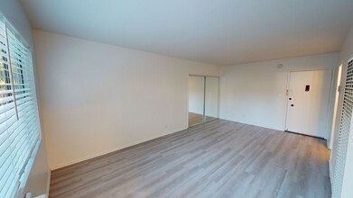 1001 N Gardner in West Hollywood, CA - Building Photo - Interior Photo