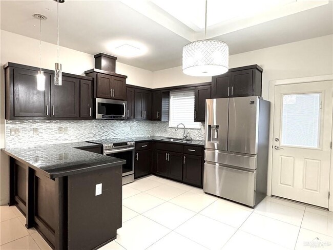 19 Sabercat Ave in Edinburg, TX - Building Photo - Building Photo