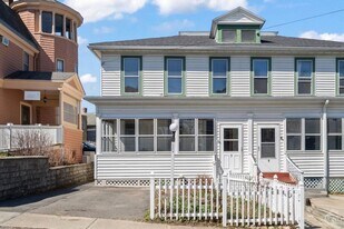 7 McKinstry Pl in Hudson, NY - Building Photo