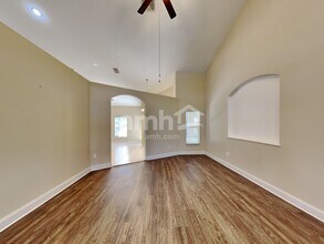 2187 SW Algiers St in Port St. Lucie, FL - Foto de edificio - Building Photo