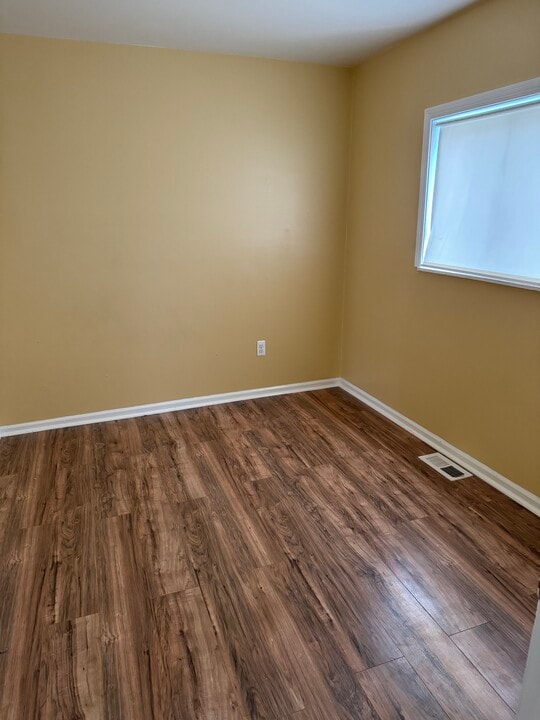 11603 Mitchell St, Unit 1F in Hamtramck, MI - Building Photo