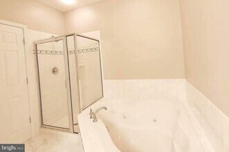 2400 Brookmoor Ln in Leesylvania, VA - Building Photo - Building Photo