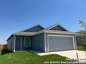 3323 Hilts Trl in New Braunfels, TX - Building Photo