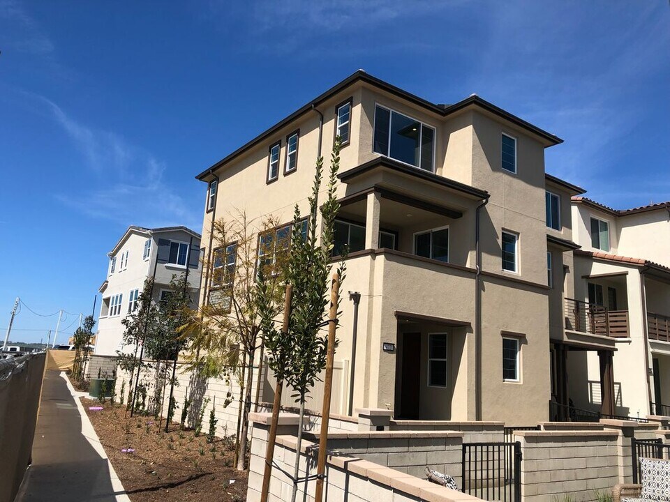 472 Corral Ct in Rancho Mission Viejo, CA - Building Photo