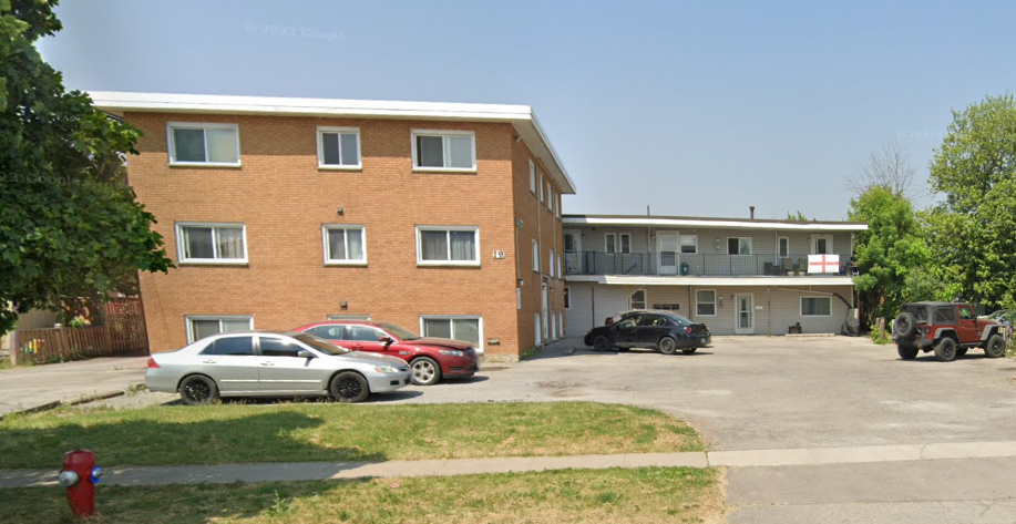 19 Wellington St in Welland, ON - Building Photo