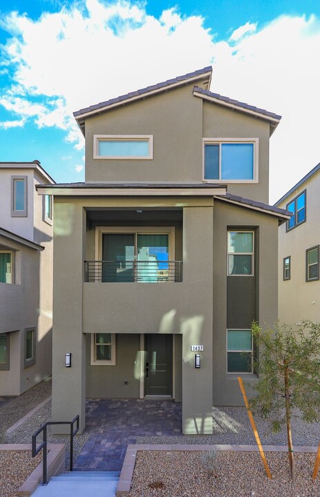 1437 Whistling Kite St in Las Vegas, NV - Building Photo