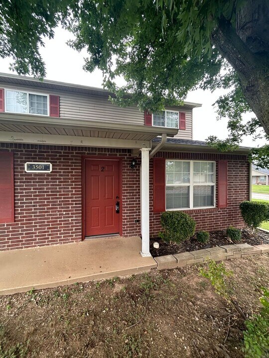 3501 SW Landau Ct in Bentonville, AR - Building Photo
