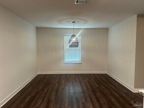 5740 San Gabriel Dr in Pensacola, FL - Building Photo - Building Photo