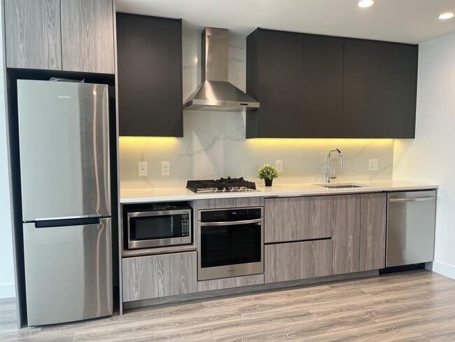 10750-1135A 135a St in Surrey, BC - Building Photo - Building Photo