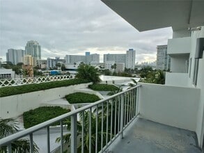 1025 Alton Rd in Miami Beach, FL - Building Photo - Building Photo