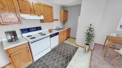 121 N Cleveland Ave, Unit 110 in Sioux Falls, SD - Building Photo - Building Photo