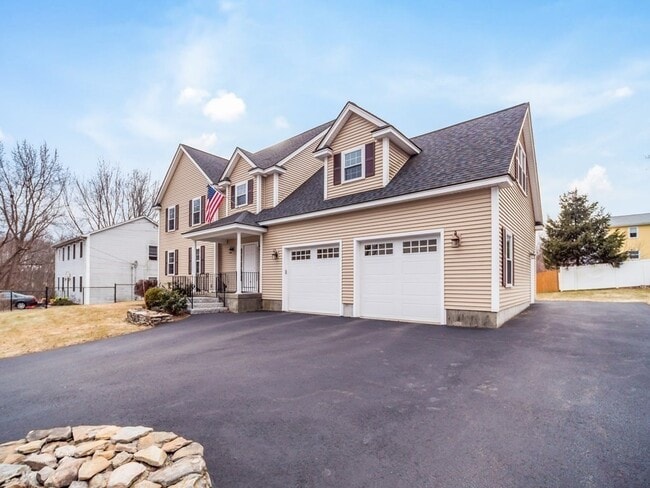 15 Spencer St in Methuen, MA - Building Photo - Building Photo