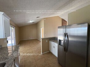 10072 W Mariposa St in Phoenix, AZ - Foto de edificio - Building Photo