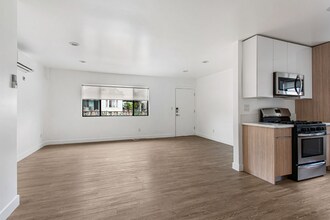 1949 Park Grove Ave, Unit 7 in Los Angeles, CA - Building Photo - Building Photo