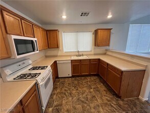 5406 Peony Ct in North Las Vegas, NV - Building Photo - Building Photo