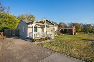 2402 18th Avenue N in Nashville, TN - Building Photo - Building Photo