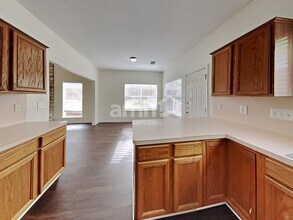 7414 Bluebird Bnd in Humble, TX - Foto de edificio - Building Photo
