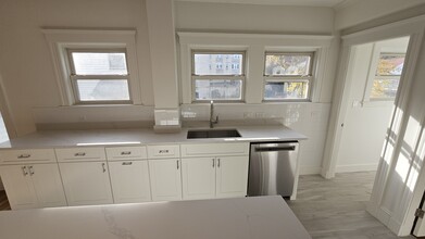 16 Gerald Rd, Unit 1 in Boston, MA - Building Photo - Building Photo