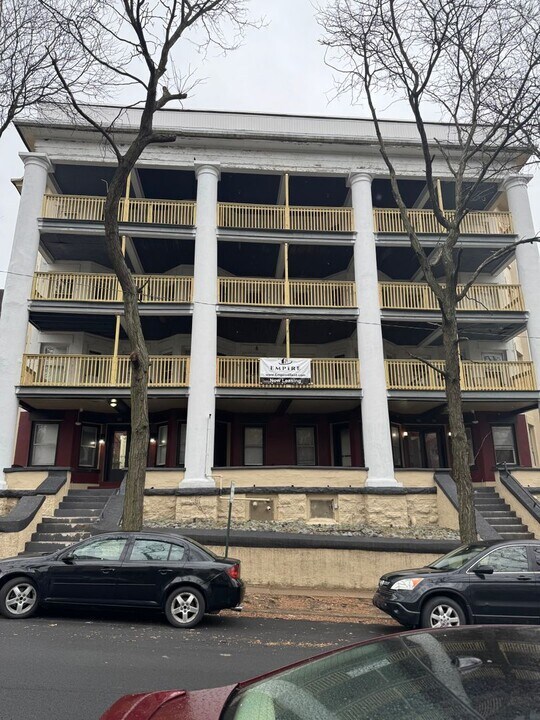 320 Taylor Ave in Scranton, PA - Building Photo