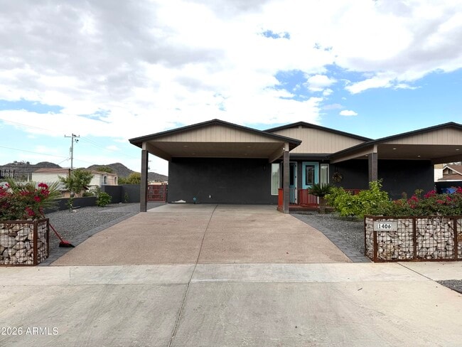 property at 1406 E Cinnabar Ave